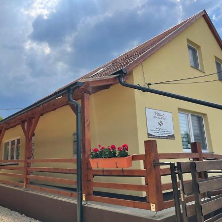Venusz Ueduelocentrum Tiszacsege 외부 사진