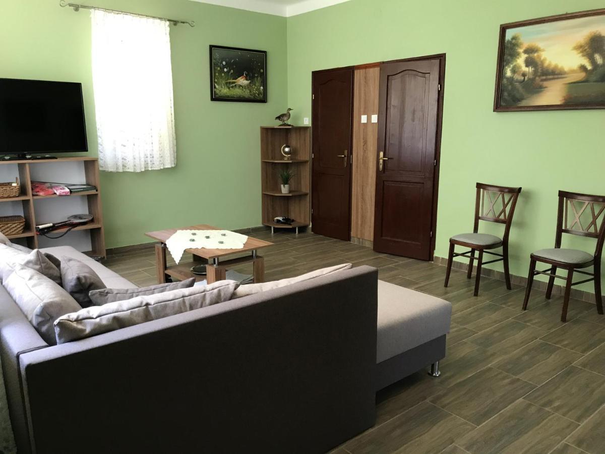 Venusz Ueduelocentrum Tiszacsege 외부 사진